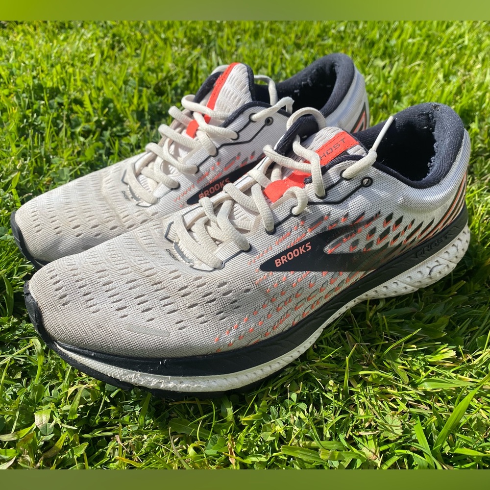 Brooks Ghost 13 sneakers women’s size 10